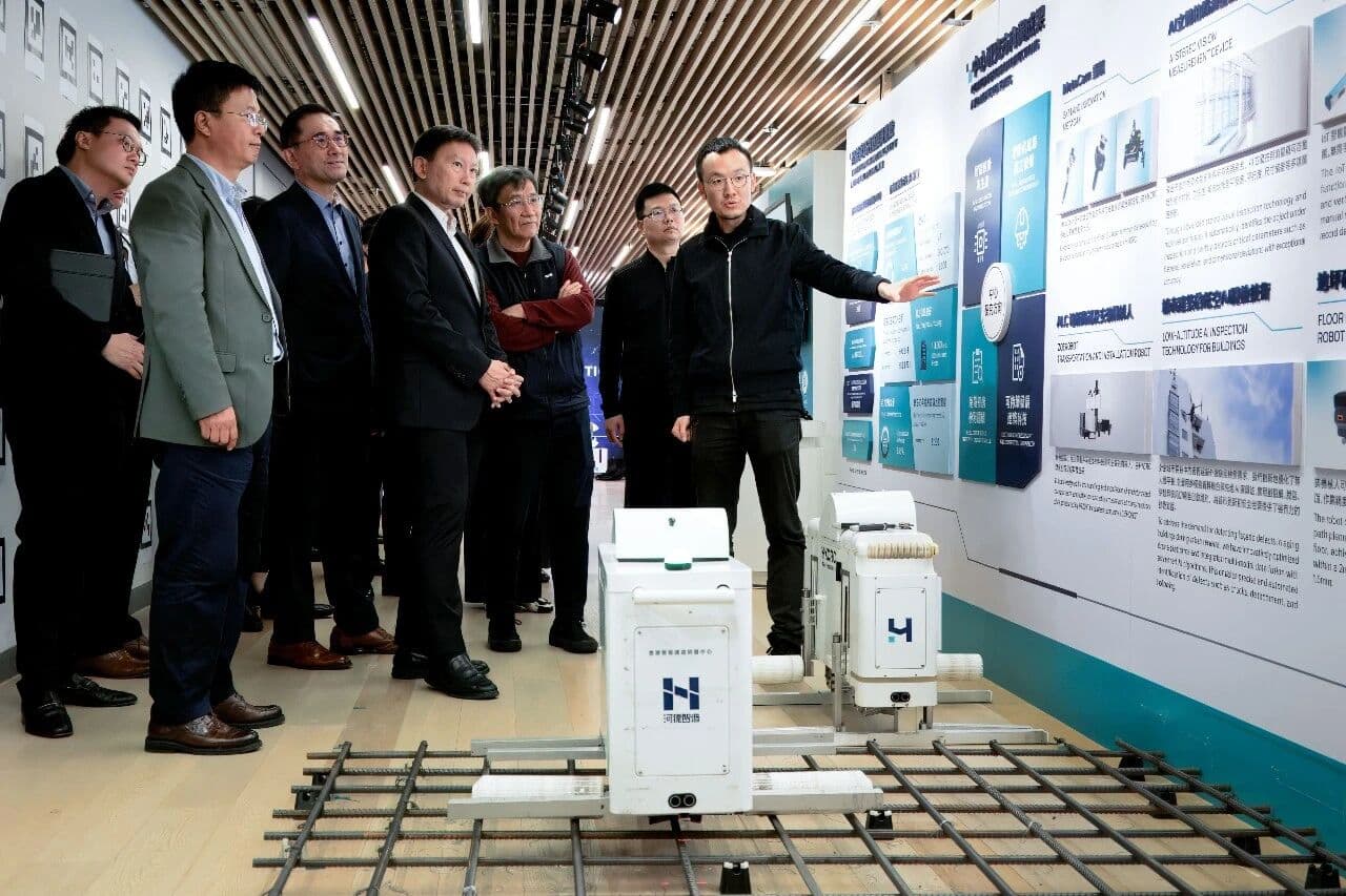 Singapore Government Delegation Visits HKCRC — Castor Robotics Demonstrates RBTS1 Live